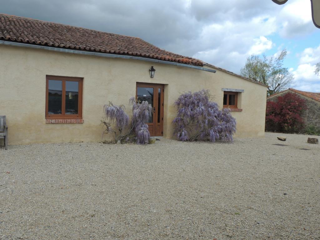 Le Mas D'Anjou Tigné Exterior photo